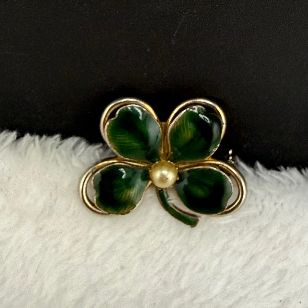 Vintage Coro Four Leaf Clover Brooch Green Enamel Faux Pearl Gold Tone